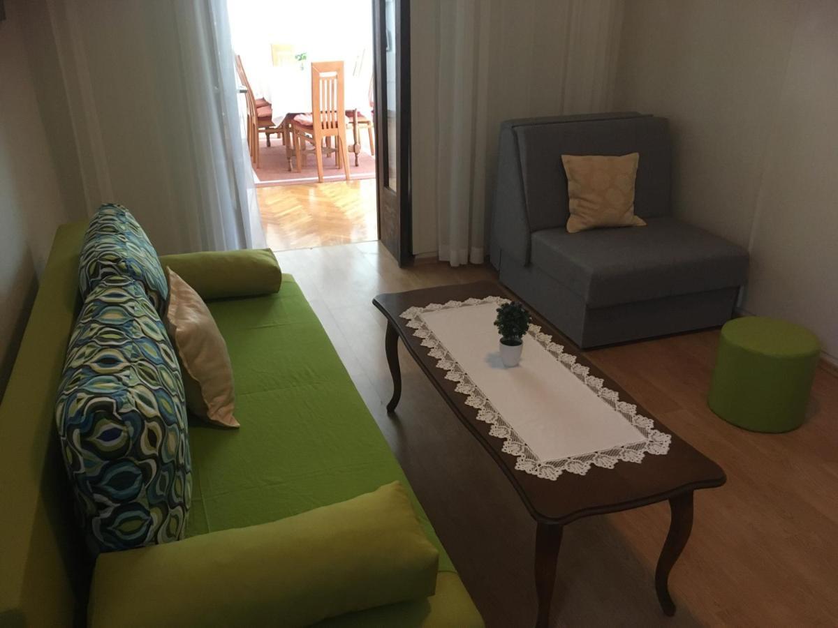 Apartaments Oma & Opa Banjol エクステリア 写真