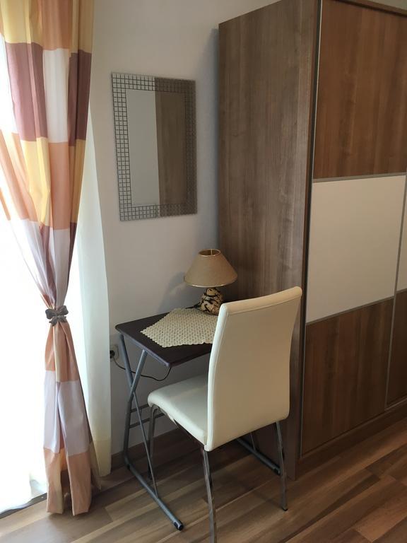Apartaments Oma & Opa Banjol エクステリア 写真