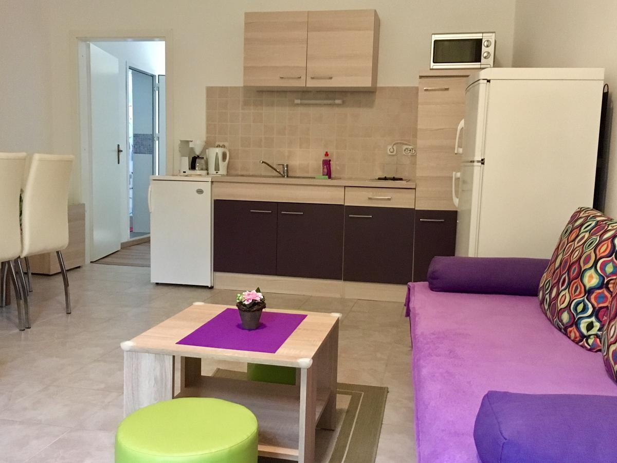 Apartaments Oma & Opa Banjol エクステリア 写真
