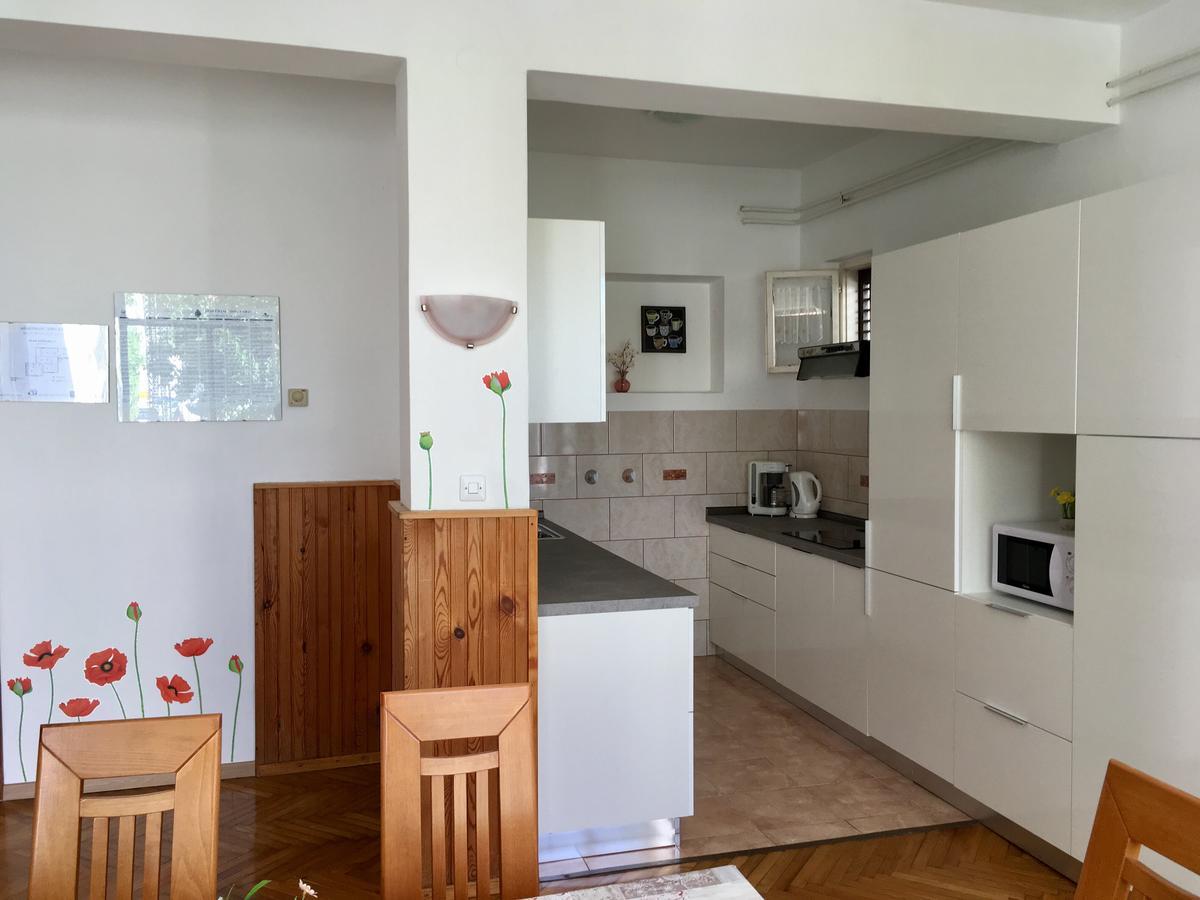 Apartaments Oma & Opa Banjol エクステリア 写真